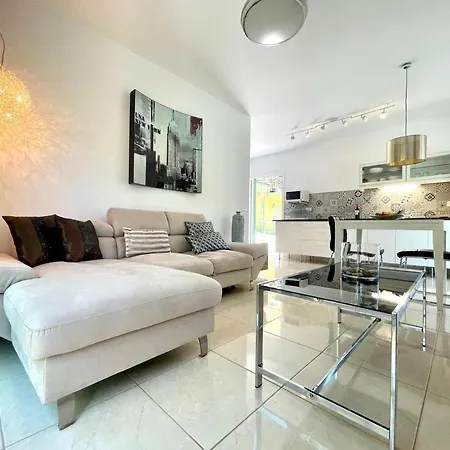 Beautiful Villa8, Freewifi, Shared Swimming Pool With Unforgettable Panoramic View Balcon de Telde